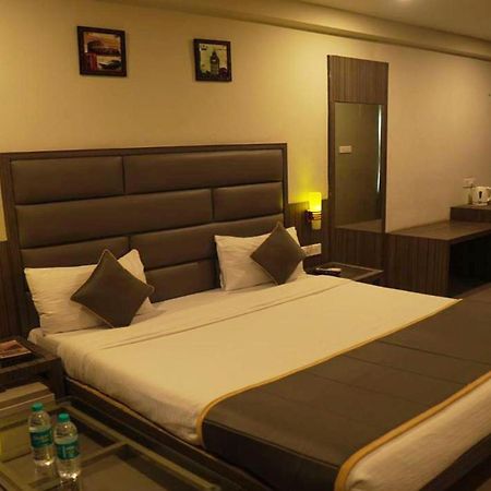 Hotel Royal Retreat Szambalpur Kültér fotó