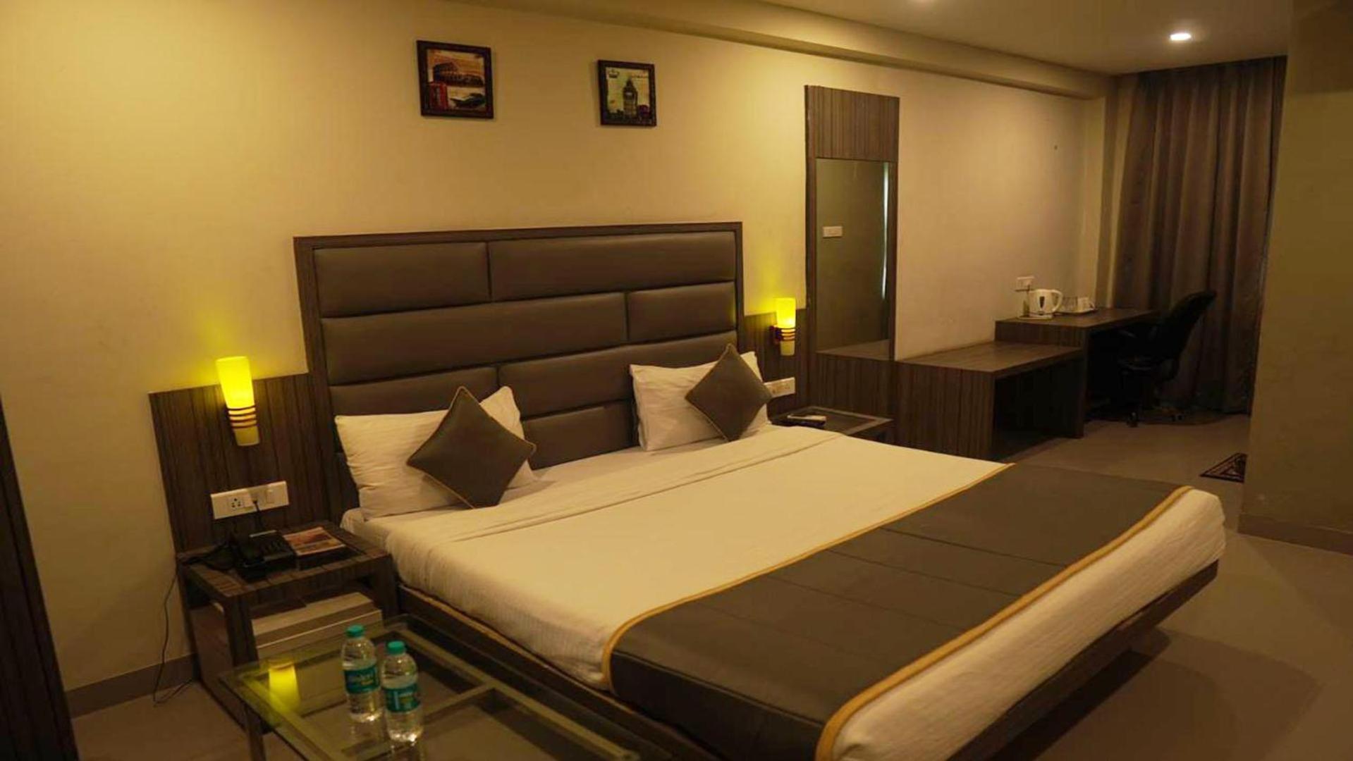 Hotel Royal Retreat Szambalpur Kültér fotó
