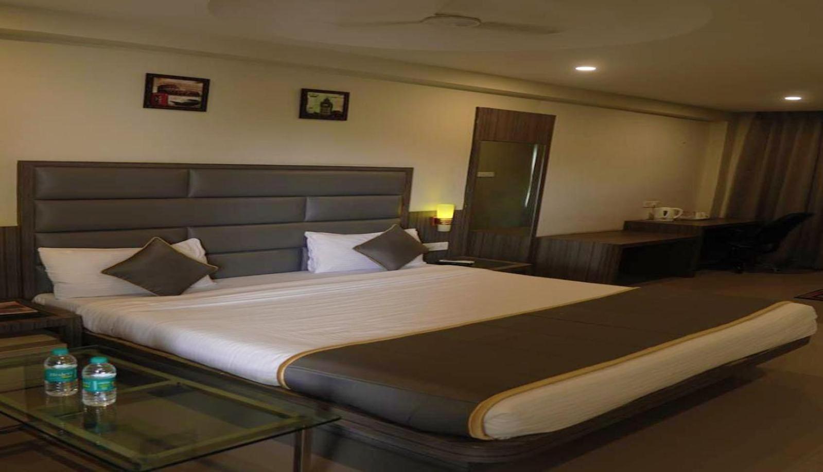 Hotel Royal Retreat Szambalpur Kültér fotó