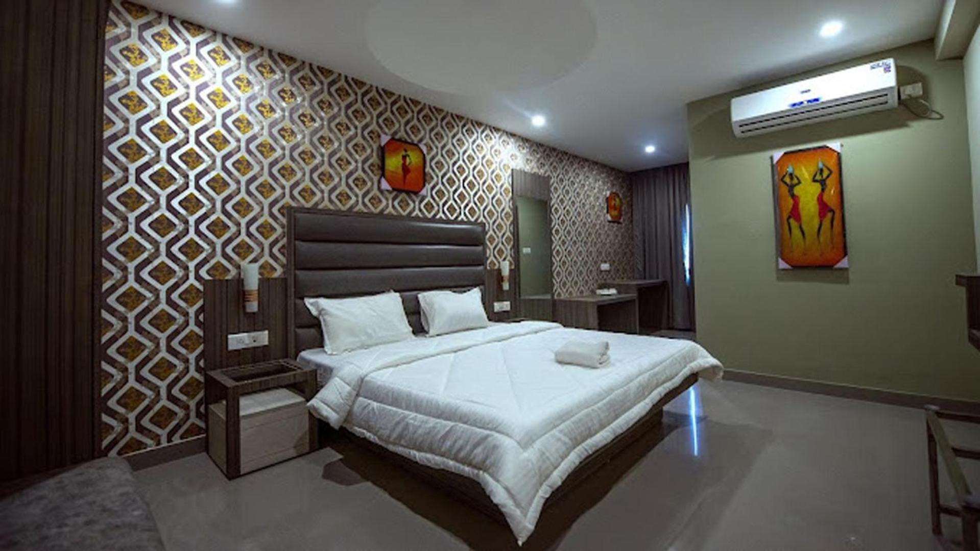 Hotel Royal Retreat Szambalpur Kültér fotó